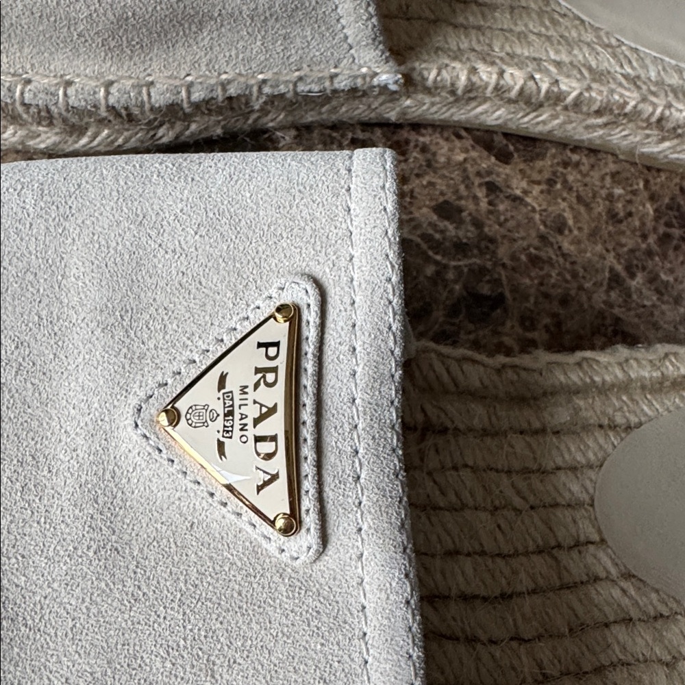 Prada suede light beige sandals flats slides gold gesso logo sz 40 - Picture 5 of 9